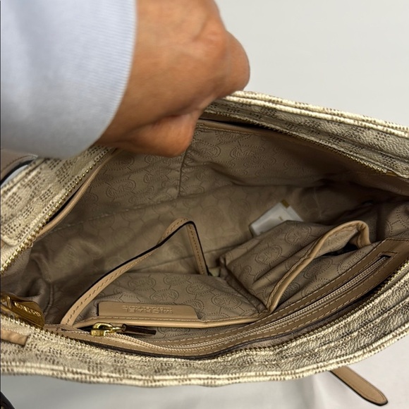 Michael Kors‎ Cream Crossbody Bag with Gold-Tone Accents - Picture 2 of 9